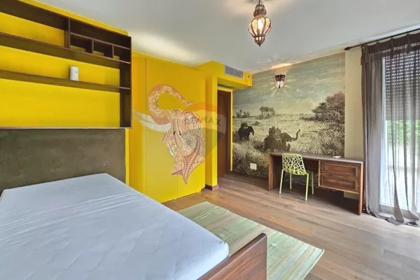 Shtepi me qera Vila Luksoze ne Tirane, 3+1, Mobilimi E mobiluar, Pagesa 2,500  Euro.