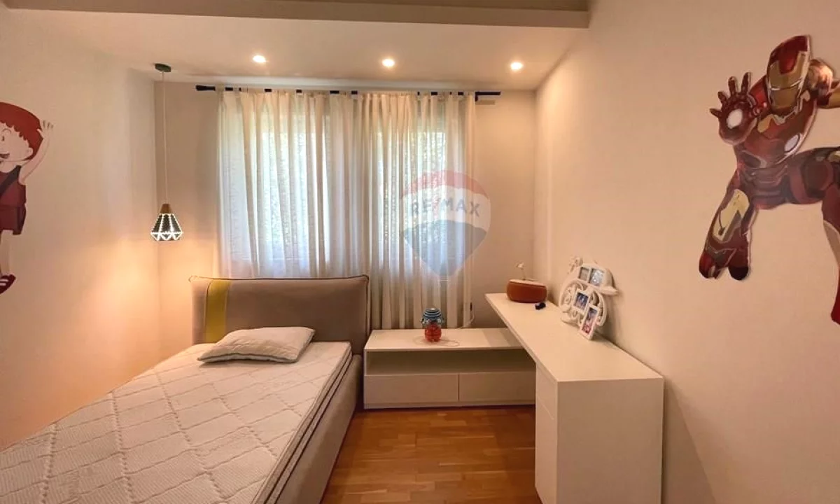 Shtepi me qera Vila Luksoze ne Tirane, 4+1, Mobilimi E mobiluar, Pagesa 4,500  Euro.