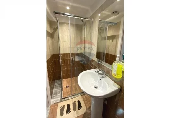 Appartamento in vendita a Tirana Garsoniere, Arredato