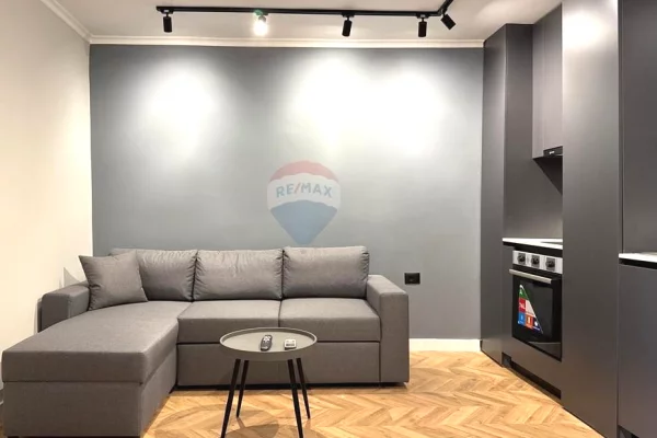 Appartamento in vendita a Tirana 1+1, Arredato