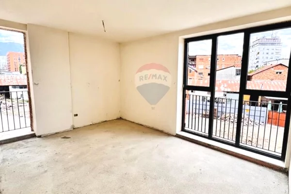 Appartamento in vendita a Tirana 2+1, Vuoto