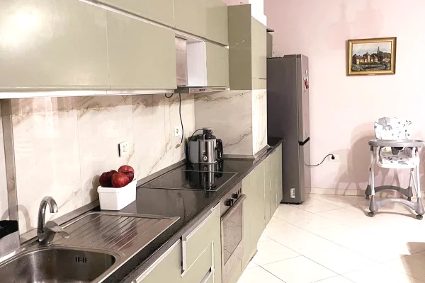 Tirane, jepet me qera apartament 2+1 Kati 7, 90 m² 450 € (Rruga e Teleferikut)
