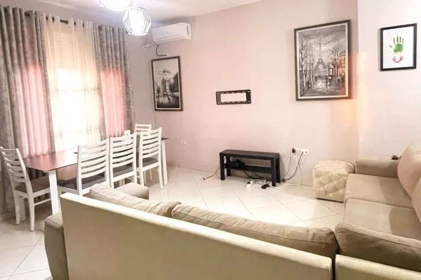 Shtepi me qera Apartament ne Tirane, 2+1, Mobilimi E mobiluar, Pagesa 450  Euro.