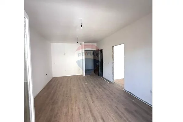 Apartament - Për Shitje - Rruga Dritan Hoxha, Tiranë (530491003-402)