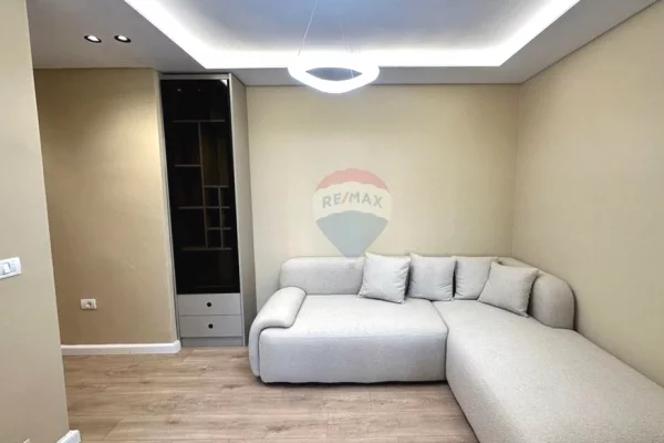 Appartamento in vendita a Tirana 1+1, Arredato