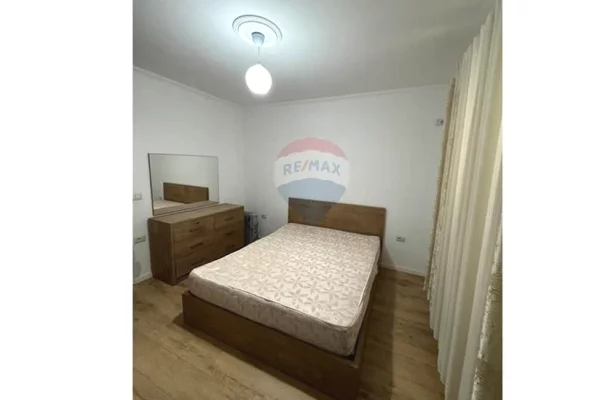 Appartamento in vendita a Tirana 2+1, Arredato