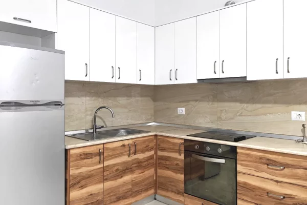 Shtepi me qera Apartament ne Tirane, 1+1, Mobilimi E mobiluar, Pagesa 400  Euro.