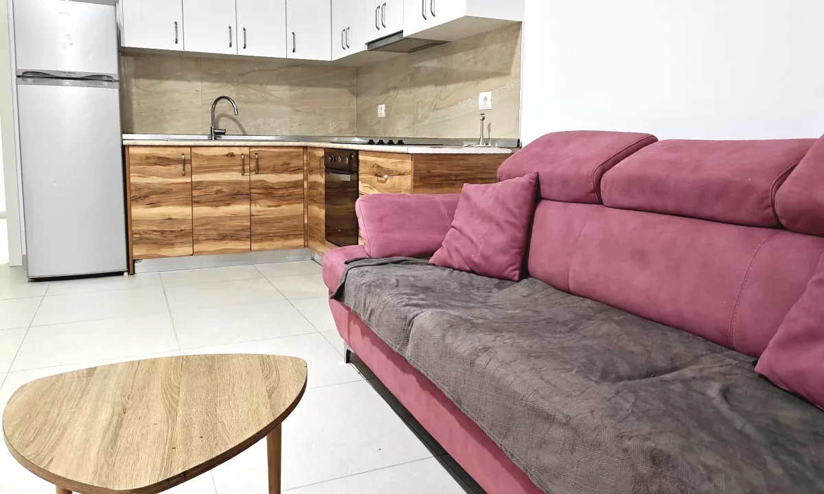 Shtepi me qera Apartament ne Tirane, 1+1, Mobilimi E mobiluar, Pagesa 400  Euro.