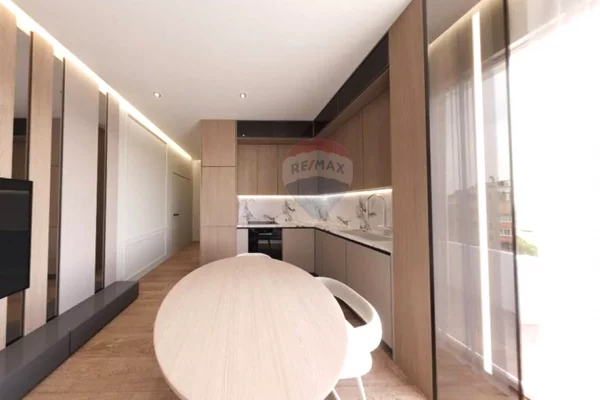 Shtepi ne shitje Apartament ne Tirane, 1+1, Mobilimi Bosh, pa mobiluar, Pagesa 88,000  Euro.
