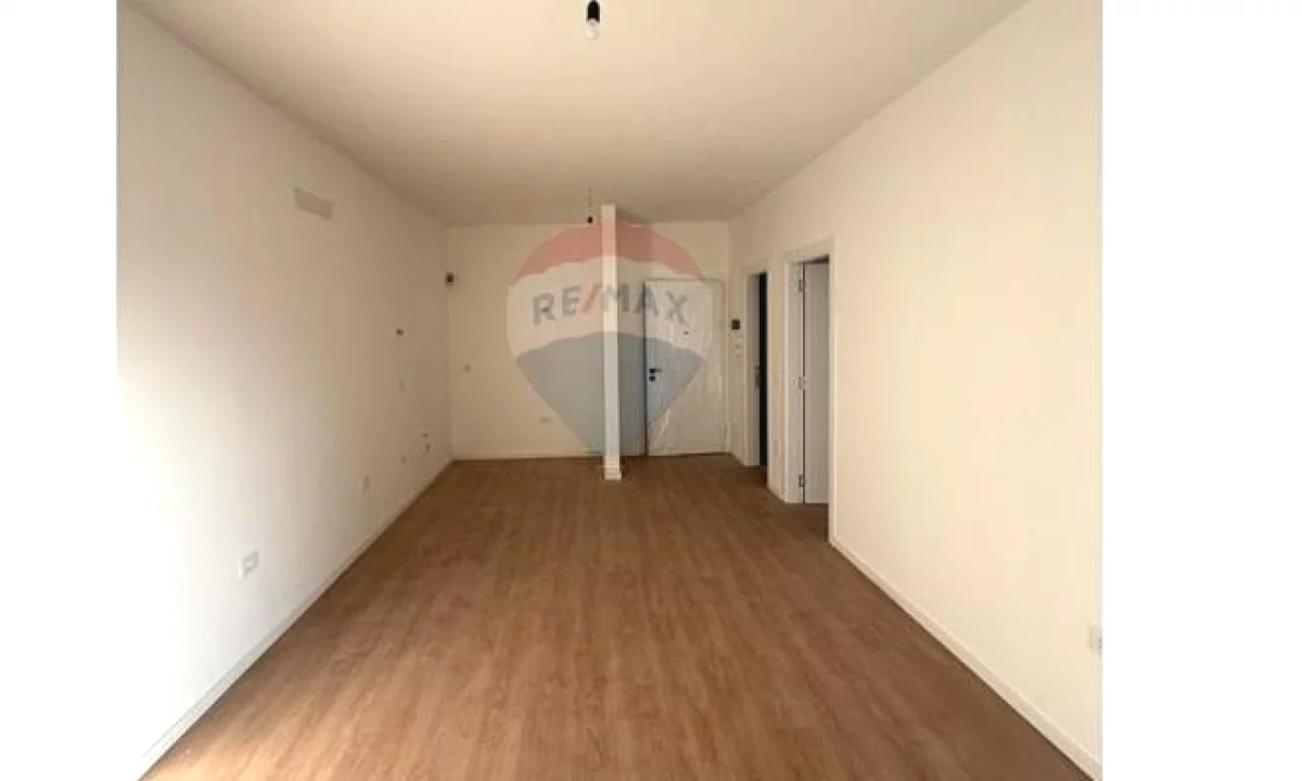 Appartamento in vendita a Tirana 1+1, Vuoto