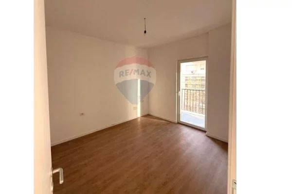 Appartamento in vendita a Tirana 1+1, Vuoto