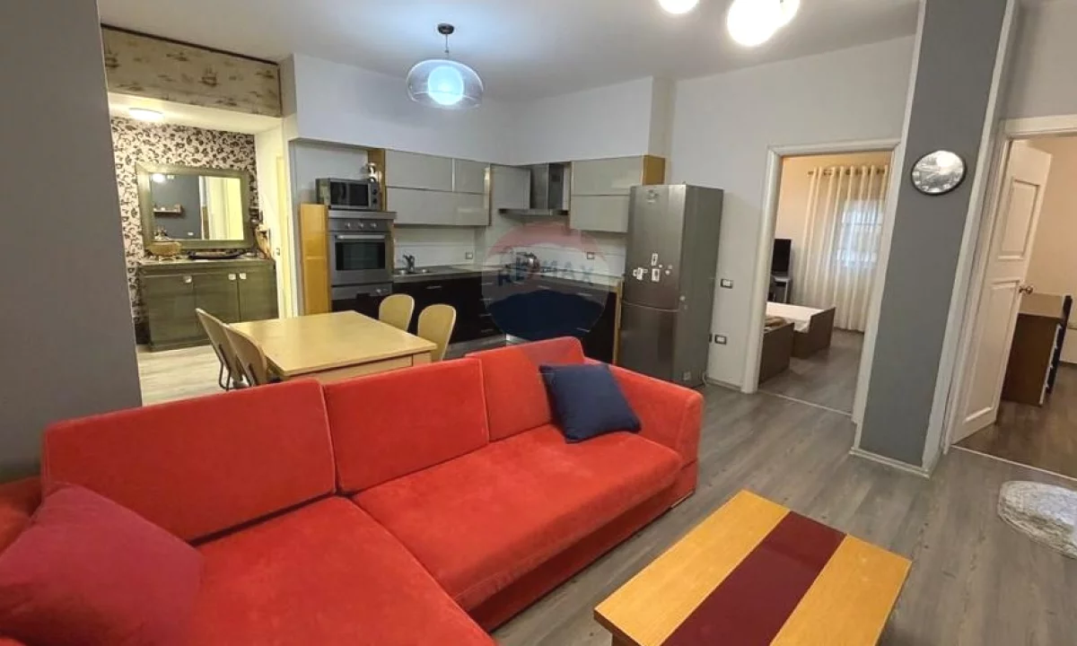 Appartamento in vendita a Tirana 2+1, Arredato