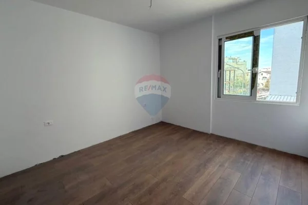 SHITET, APARTAMENT 2+1, FRESKU  (530581007-108)