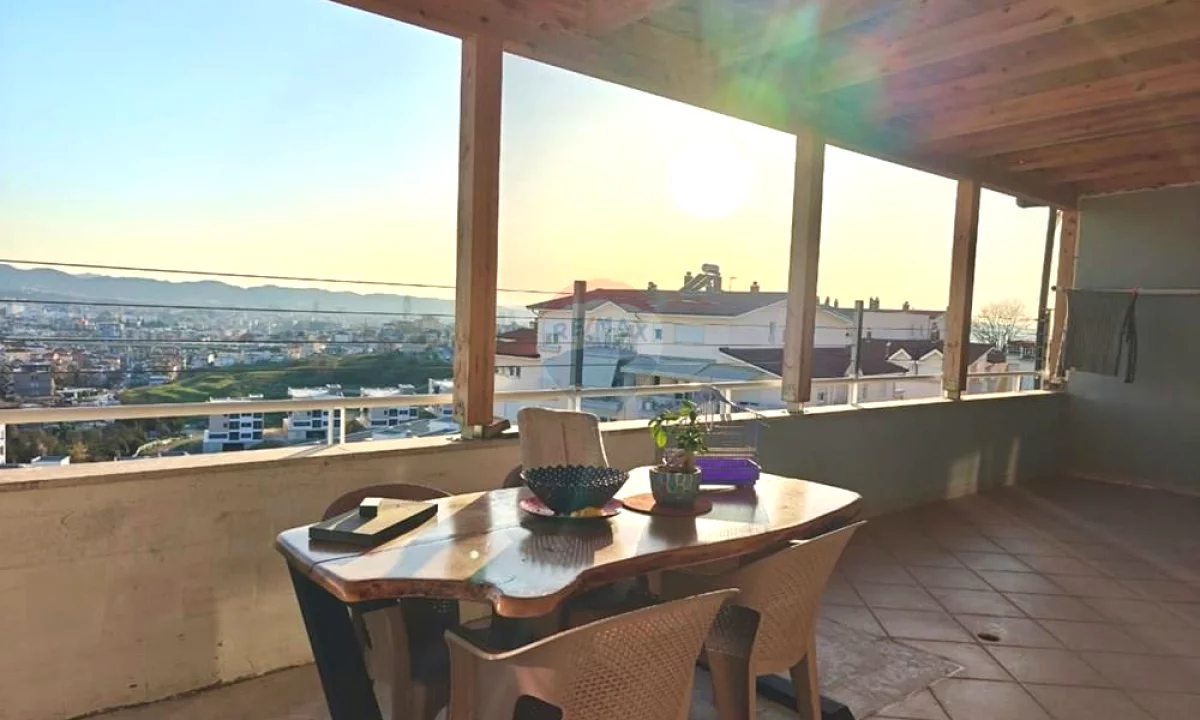 Shtepi ne shitje Apartament ne Tirane, 3+1, Mobilimi E mobiluar, Pagesa 232,000  Euro.