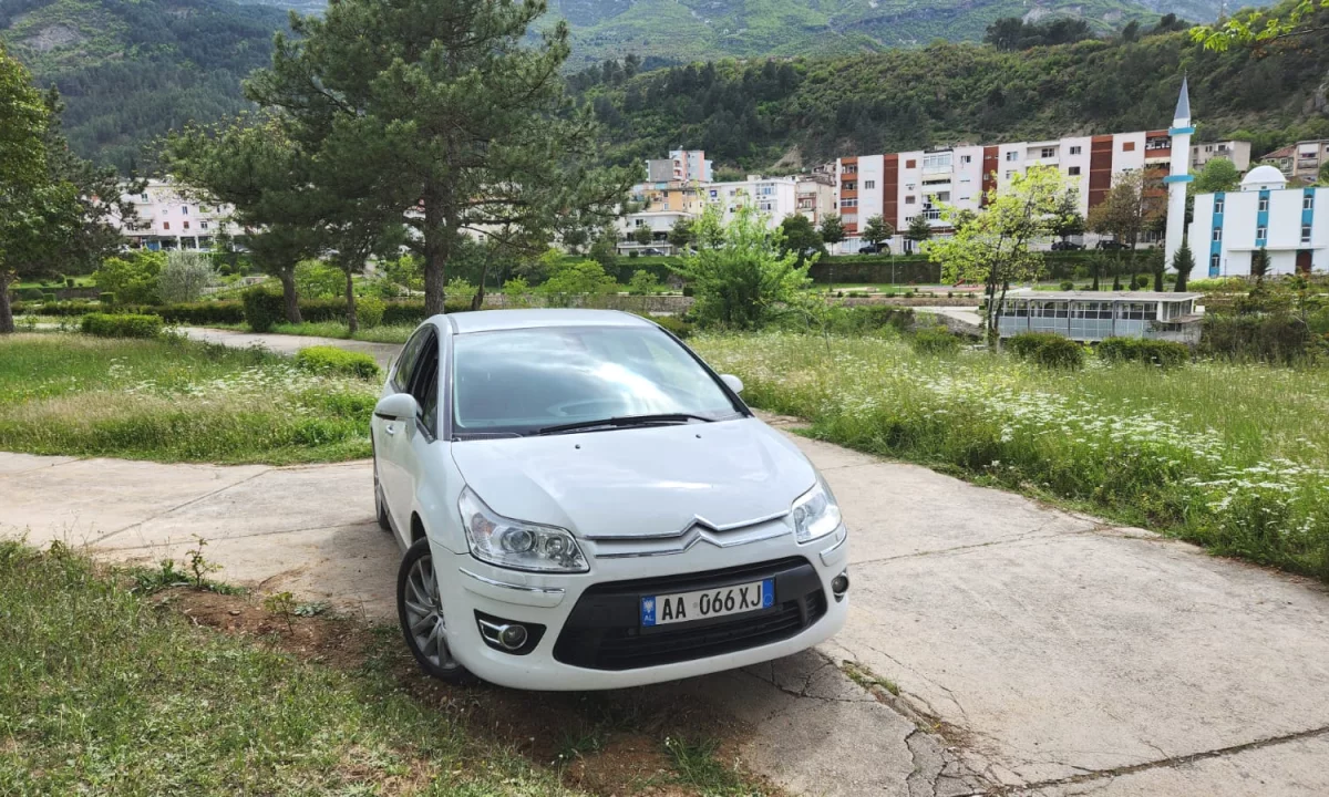 Auto in Vendita a Tirana, Citroen, 2010 Benzine,Kambio Automatik Pagamento 2,950  Euro.