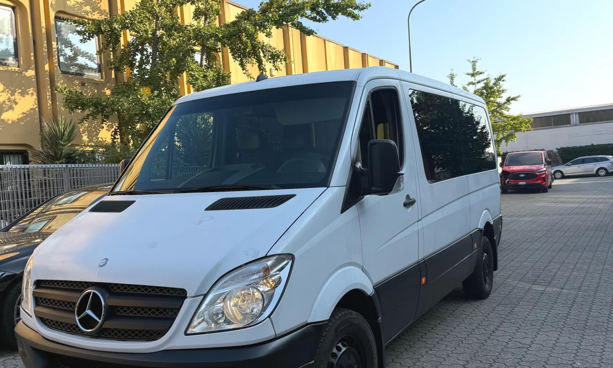 Auto in Vendita a Durazzo, Mercedes-Benz, 2010 Diesel,Kambio Manual Pagamento 15,000  Euro.