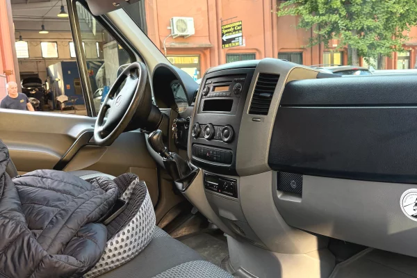 Auto in Vendita a Durazzo, Mercedes-Benz, 2010 Diesel,Kambio Manual Pagamento 15,000  Euro.