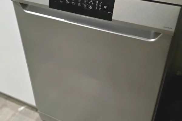 Mobilje dhe Elektroshtepiake ne Tirane - 280 Euro