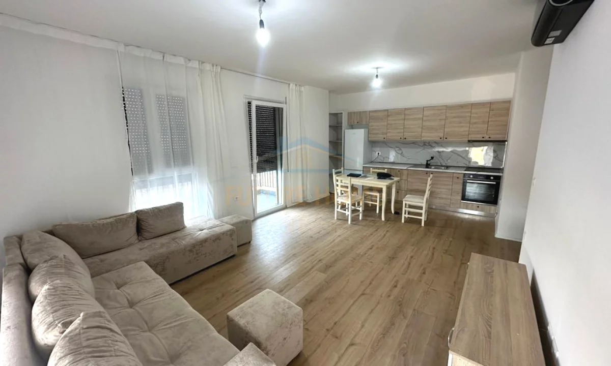 Shtepi me qera Apartament ne Tirane, 2+1, Mobilimi E mobiluar, Pagesa 625  Euro.