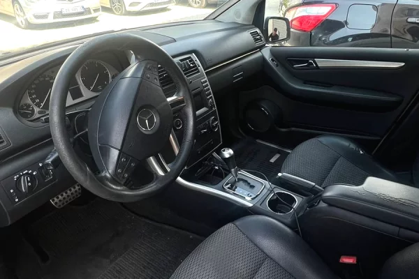 Auto in Vendita a Tirana, Mercedes-Benz, 2009 Diesel,Kambio Automatik Pagamento 4,000  Euro.