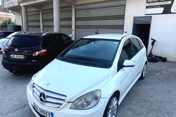 Auto in Vendita a Tirana, Mercedes-Benz, 2009 Diesel,Kambio Automatik Pagamento 4,000  Euro.