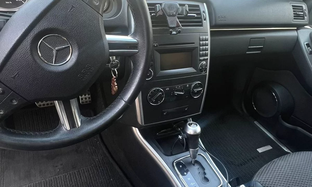 Auto in Vendita a Tirana, Mercedes-Benz, 2009 Diesel,Kambio Automatik Pagamento 4,000  Euro.