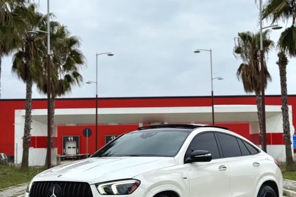 Makina ne shitje ne Durres, Mercedes-Benz, 2023 Benzine,Kambio Automatik Pagesa 80,000  Euro.