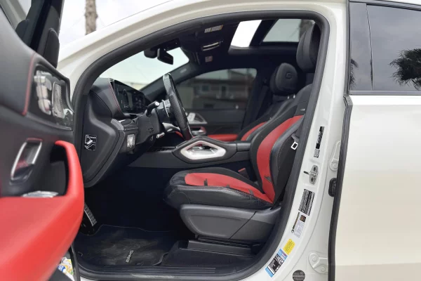 Makina ne shitje ne Durres, Mercedes-Benz, 2023 Benzine,Kambio Automatik Pagesa 80,000  Euro.