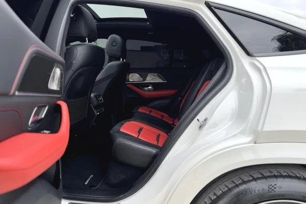 Makina ne shitje ne Durres, Mercedes-Benz, 2023 Benzine,Kambio Automatik Pagesa 80,000  Euro.