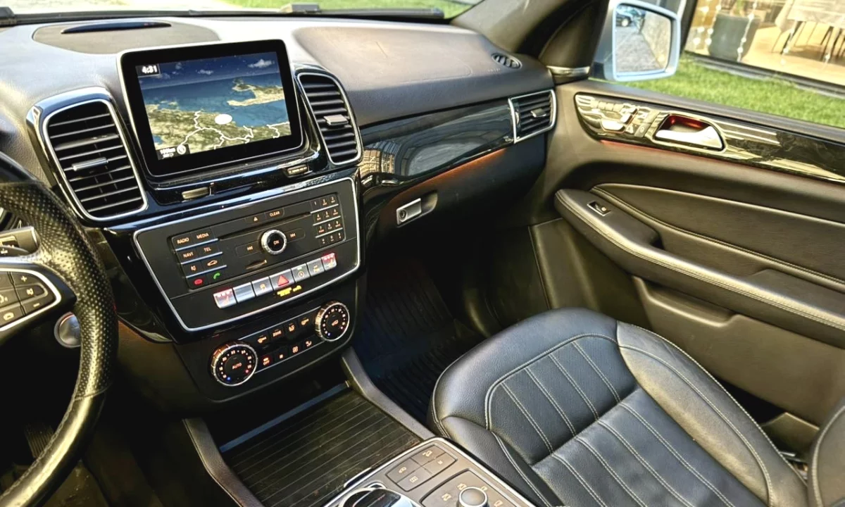 Makina ne shitje ne Durres, Mercedes-Benz, 2016 Diesel,Kambio Automatik Pagesa 23,000  Euro.