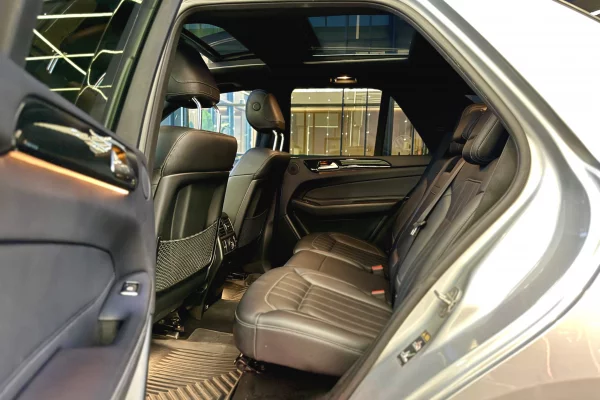 Makina ne shitje ne Durres, Mercedes-Benz, 2016 Diesel,Kambio Automatik Pagesa 23,000  Euro.