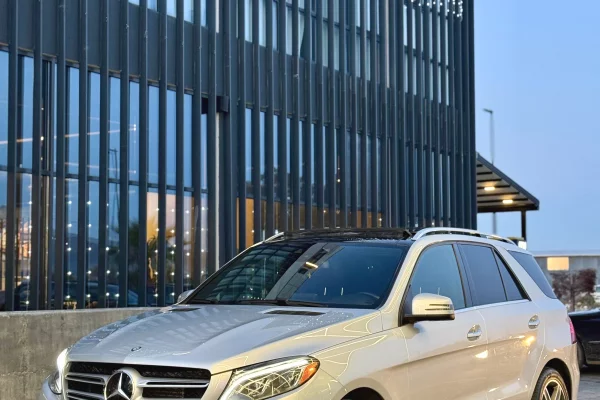 Makina ne shitje ne Durres, Mercedes-Benz, 2016 Diesel,Kambio Automatik Pagesa 23,000  Euro.