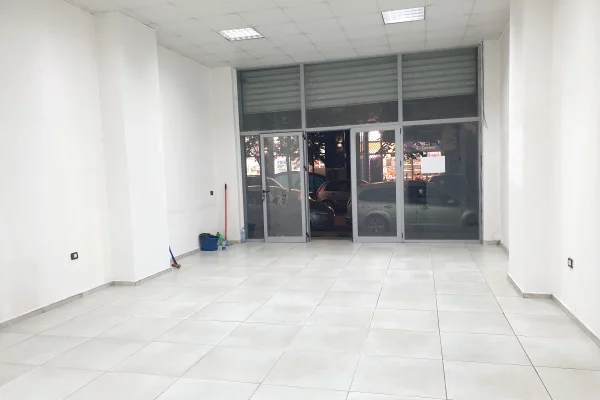 Business Property for Rent 1+1 in Tirana - 45,000 Leke