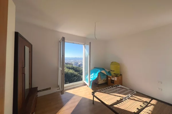 Shtepi ne shitje Apartament ne Tirane, 1+1, Mobilimi Bosh, pa mobiluar, Pagesa 109,000  Euro.