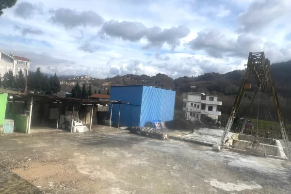 Ambient biznesi me qera 1+1 ne Tirane - 700 Euro