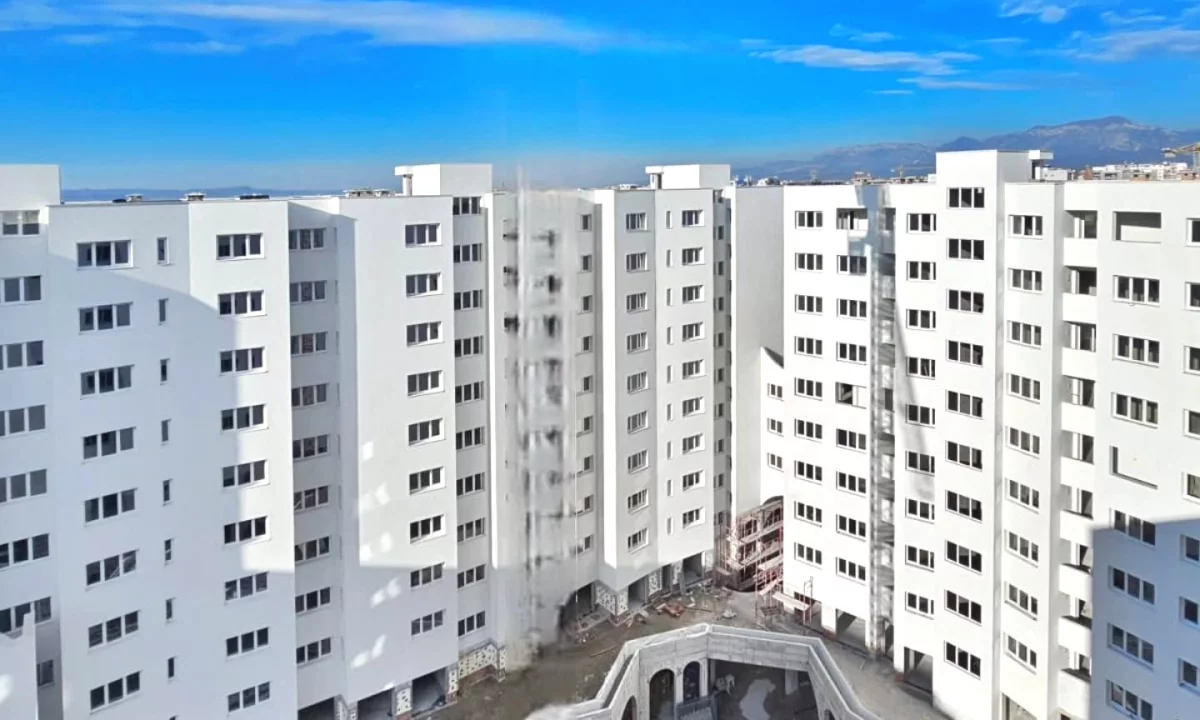 Shtepi ne shitje Apartament ne Tirane, 3+1, Mobilimi Bosh, pa mobiluar, Pagesa 231,200  Euro.