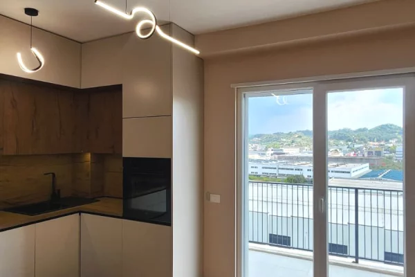 Shtepi me qera Apartament ne Tirane, 2+1, Mobilimi E mobiluar, Pagesa 550  Euro.