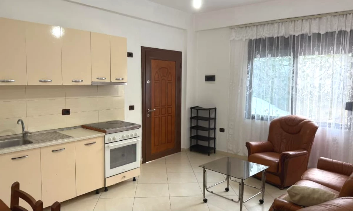 Shtepi me qera Apartament ne Tirane, 1+1, Mobilimi E mobiluar, Pagesa 350  Euro.
