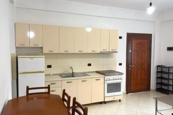 Shtepi me qera Apartament ne Tirane, 1+1, Mobilimi E mobiluar, Pagesa 350  Euro.