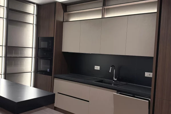 Shtepi me qera Apartament ne Tirane, 2+1, Mobilimi E mobiluar, Pagesa 2,800  Euro.