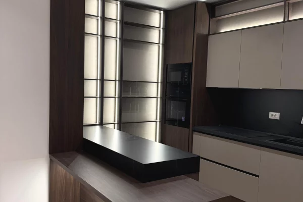 Shtepi me qera Apartament ne Tirane, 2+1, Mobilimi E mobiluar, Pagesa 2,800  Euro.