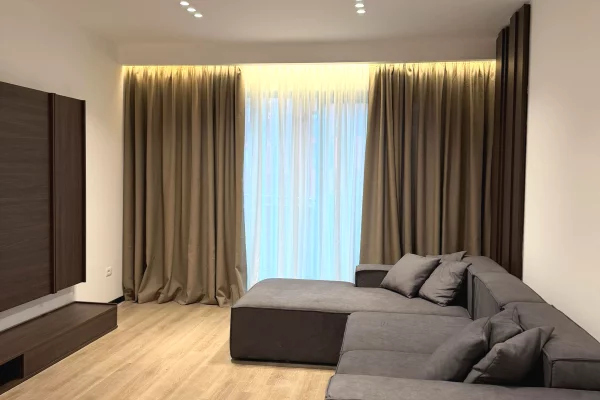 Shtepi me qera Apartament ne Tirane, 2+1, Mobilimi E mobiluar, Pagesa 2,800  Euro.