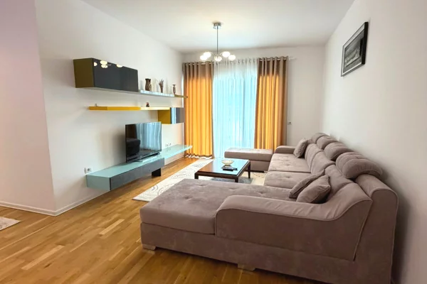 Shtepi me qera Apartament ne Tirane, 2+1, Mobilimi E mobiluar, Pagesa 900  Euro.