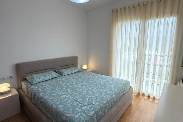 Shtepi me qera Apartament ne Tirane, 2+1, Mobilimi E mobiluar, Pagesa 900  Euro.