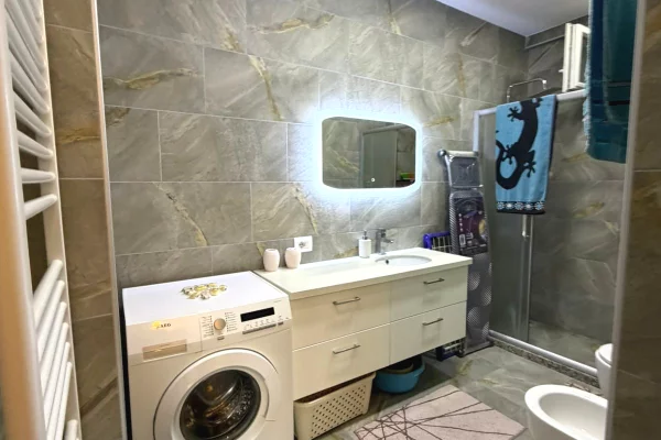 Shtepi me qera Apartament ne Tirane, 2+1, Mobilimi E mobiluar, Pagesa 900  Euro.