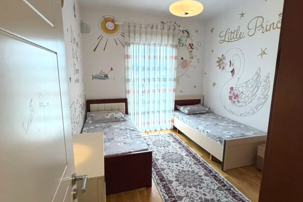 Shtepi me qera Apartament ne Tirane, 2+1, Mobilimi E mobiluar, Pagesa 900  Euro.