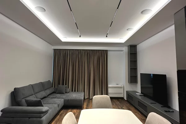 Shtepi me qera Apartament ne Tirane, 1+1, Mobilimi E mobiluar, Pagesa 1,300  Euro.