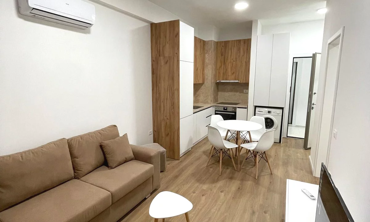 Shtepi me qera Apartament ne Tirane, 1+1, Mobilimi E mobiluar, Pagesa 45,000  Leke.