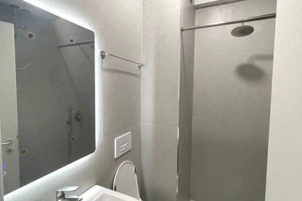 Shtepi me qera Apartament ne Tirane, 1+1, Mobilimi E mobiluar, Pagesa 45,000  Leke.