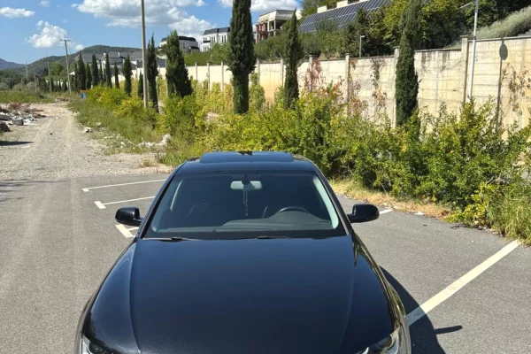 Auto in Vendita a Tirana, Audi, 2015 Diesel,Kambio Automatik Pagamento 10,000  Euro.